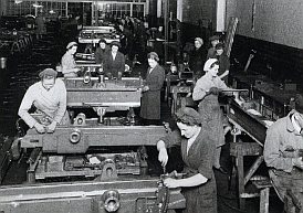 Gun cradle assembly plant at G&J Weir, 1942